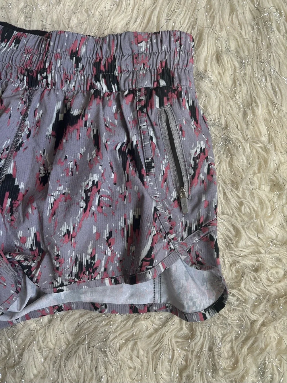 Lululemon Peloton Women's Gray and Pink Printed Speed Up Low Rise Shorts Size 6